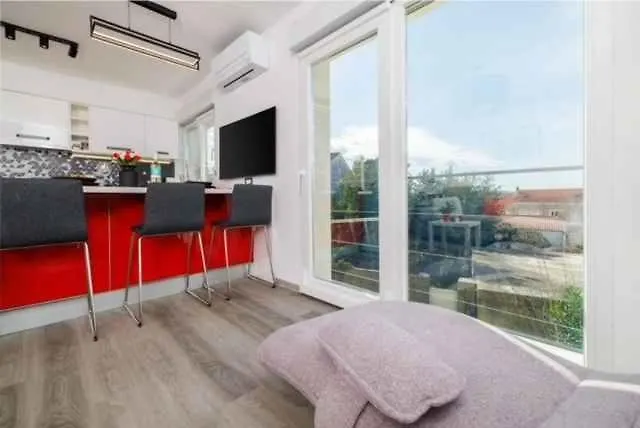 Near In 51716 Apartman