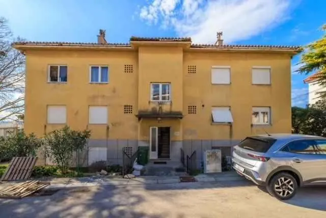 Near In 51716 Apartment *